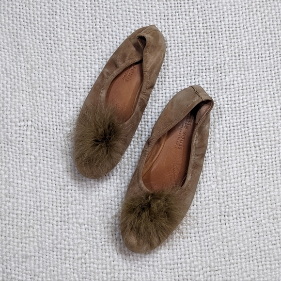 Gentle Souls Portia Pompom Genuine Leather Ballet Flats in Camel Size 7.5 - Picture 2 of 6
